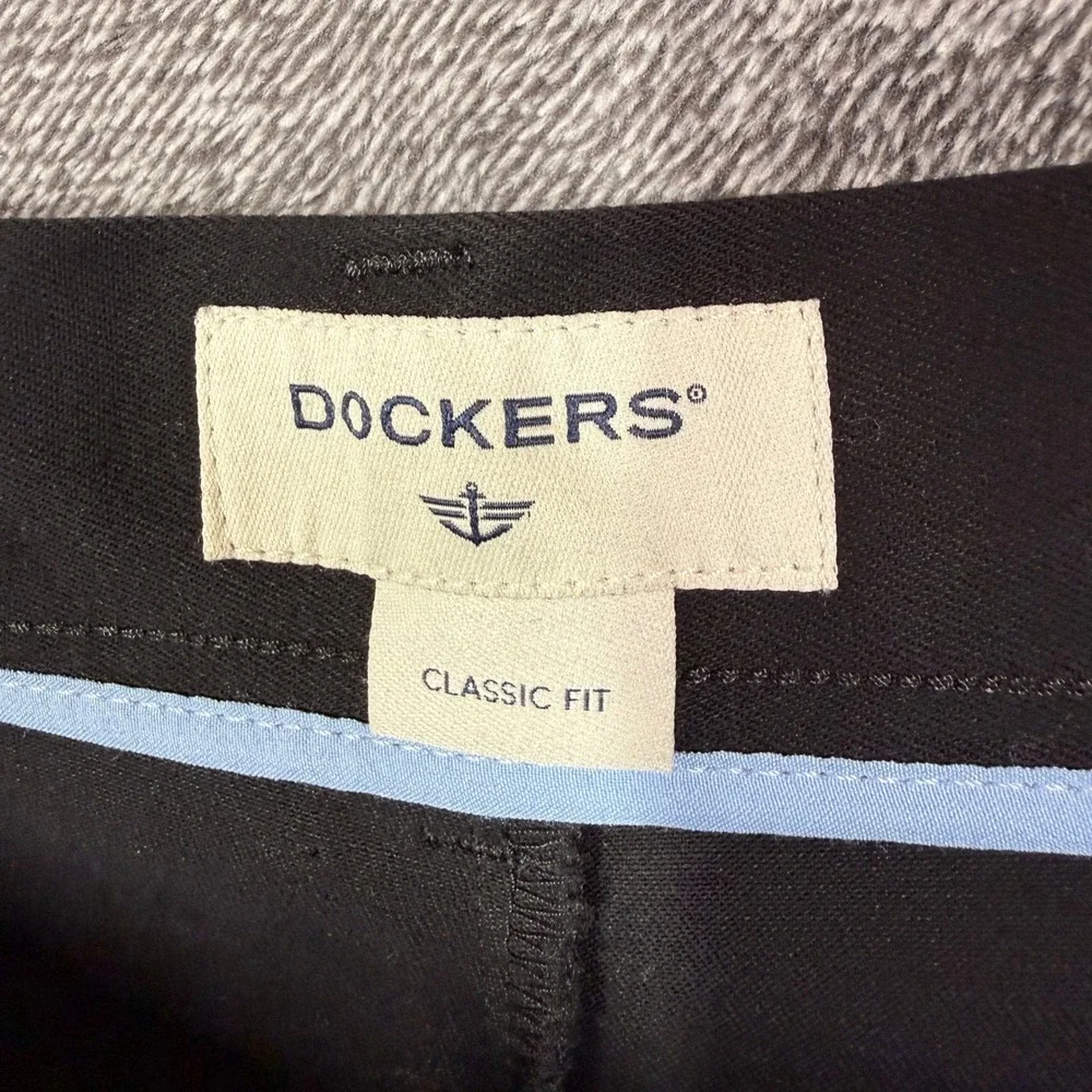 Dockers Pants Classic Fit Mens 42x32 Black Chino Cotton Stretch Straight Leg